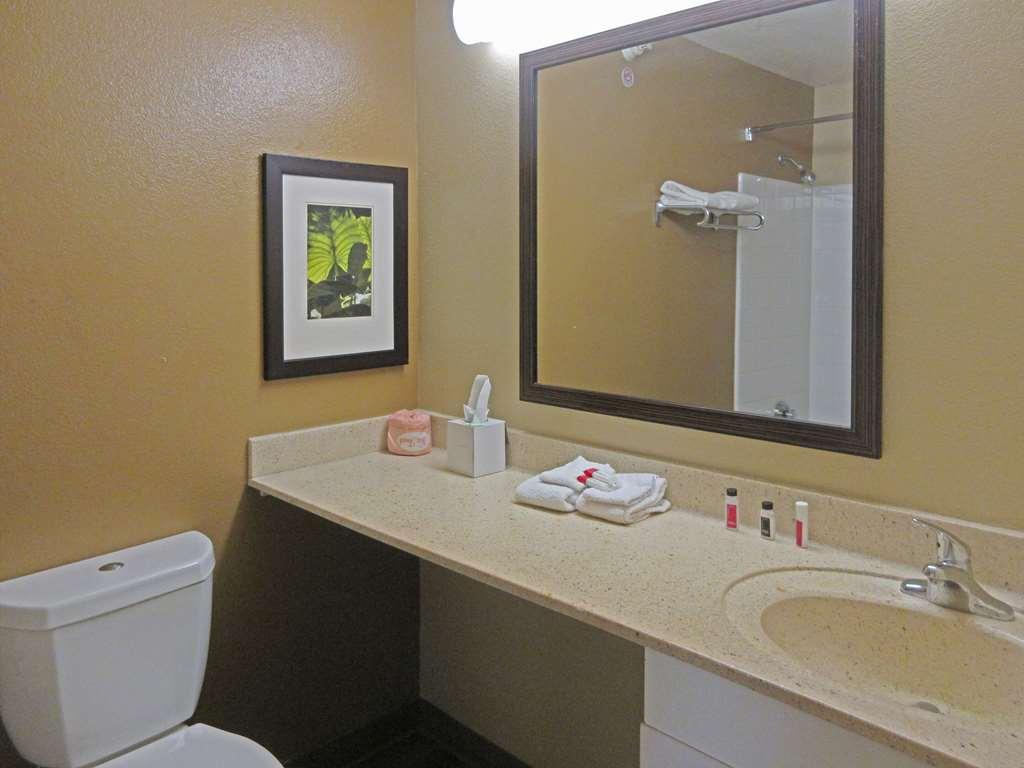 Suburban Studios Raleigh - Crabtree Valley 객실 사진